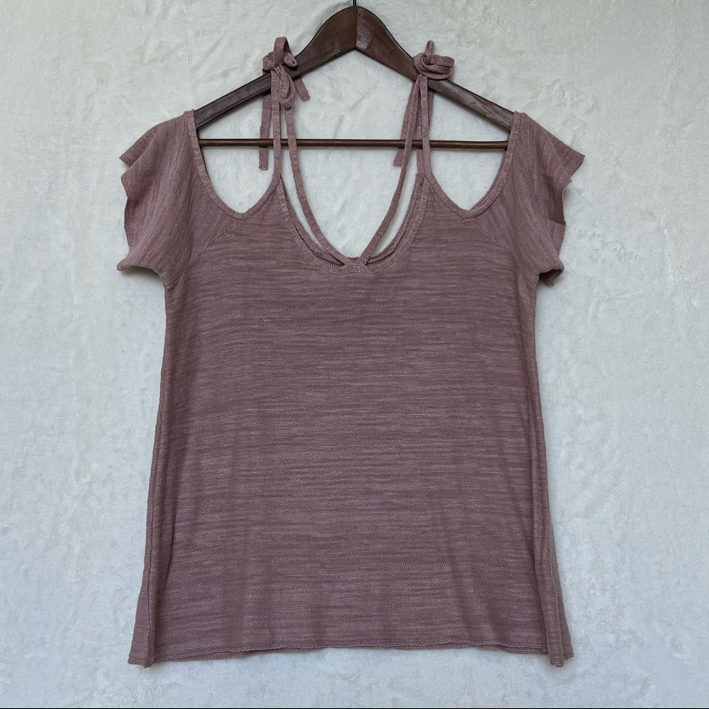 American Eagle Outfitters Short Sleeve Cold Shoulder Shirt